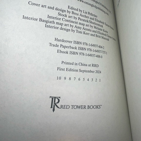 Rebecca Yarros - Fourth Wing & Iron Flame Paperbacks 1st Editions Sprayed Edges - Picture 6 of 7